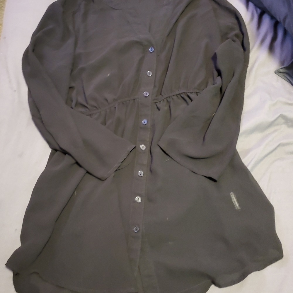 Button down - Picture 2 of 2